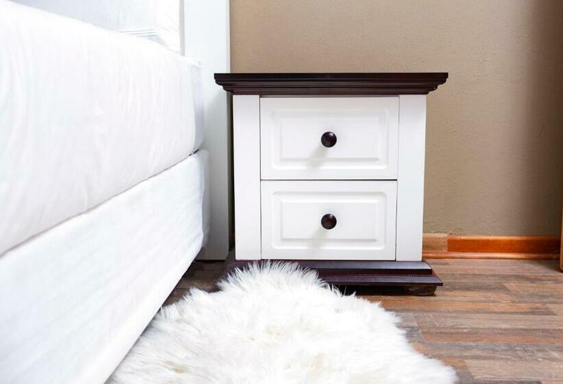 غرفة إقتصادية, Mhulu Boutique