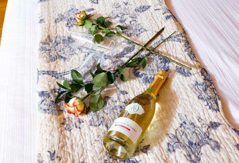 סוויטה אקזקיוטיב, Mhulu Boutique