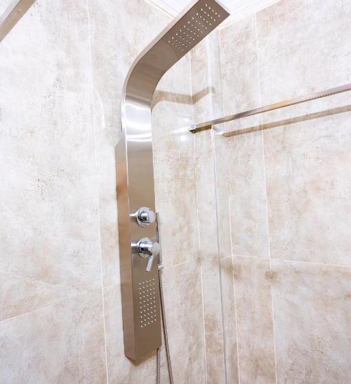 חדר אקונומי, Mhulu Boutique