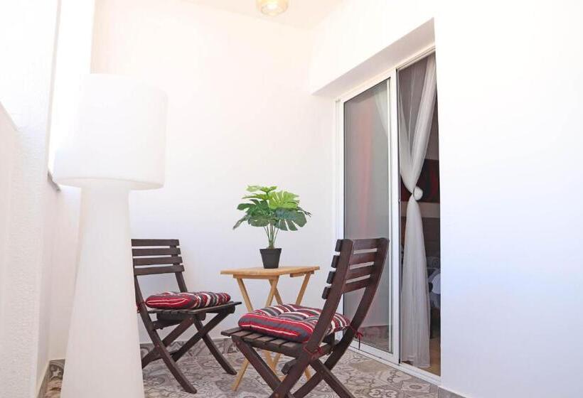 اتاق استاندارد سه تخته با بالکن, Vinalux