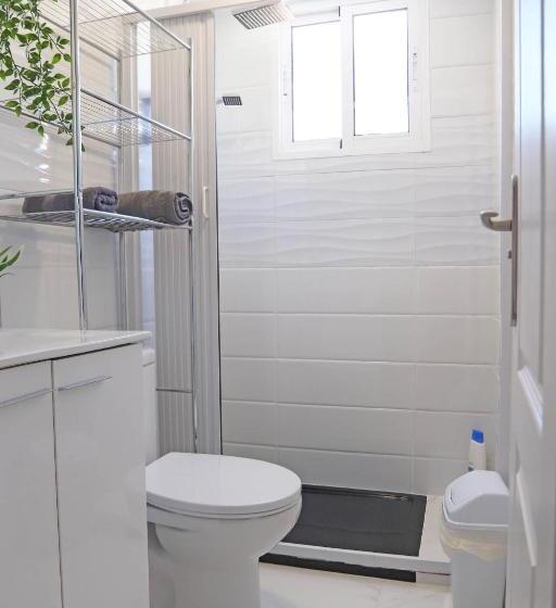 اتاق استاندارد سه تخته با بالکن, Vinalux