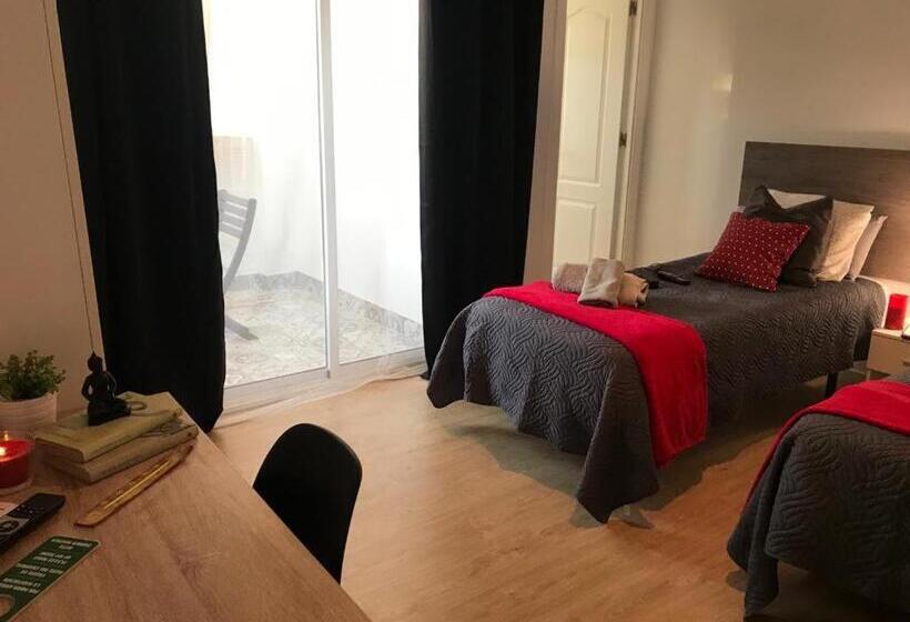 اتاق استاندارد سه تخته با بالکن, Vinalux