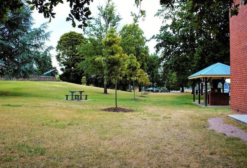 شقة غرفة واحدة, Ballarat Eureka Lodge Motel