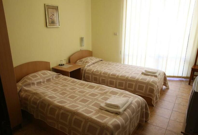 스탠다드 룸, Family Hotel Papi