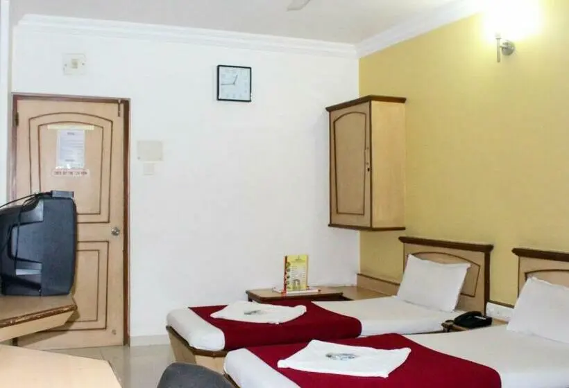 Deluxe Zimmer, Jay International