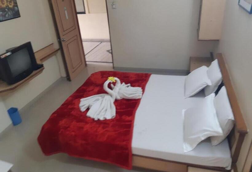 חדר דלוקס, Jay International