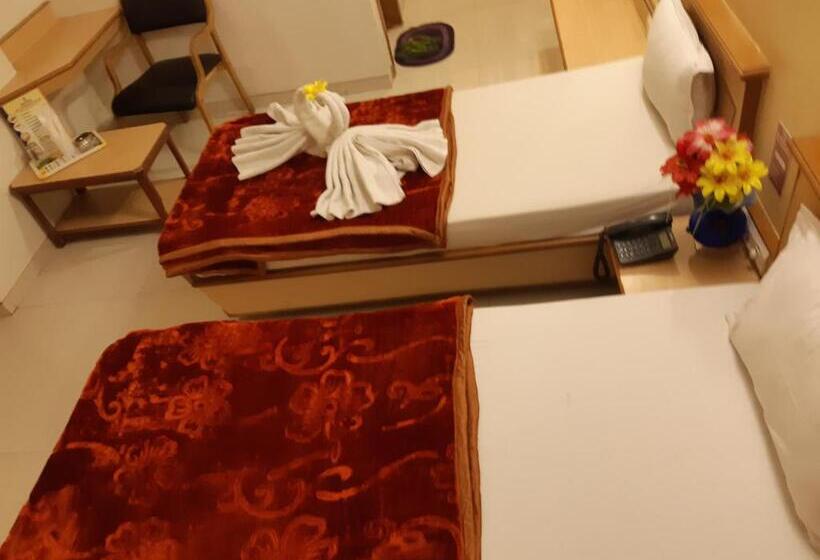 חדר דלוקס, Jay International