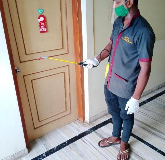 חדר אקונומי יחיד, Jay International