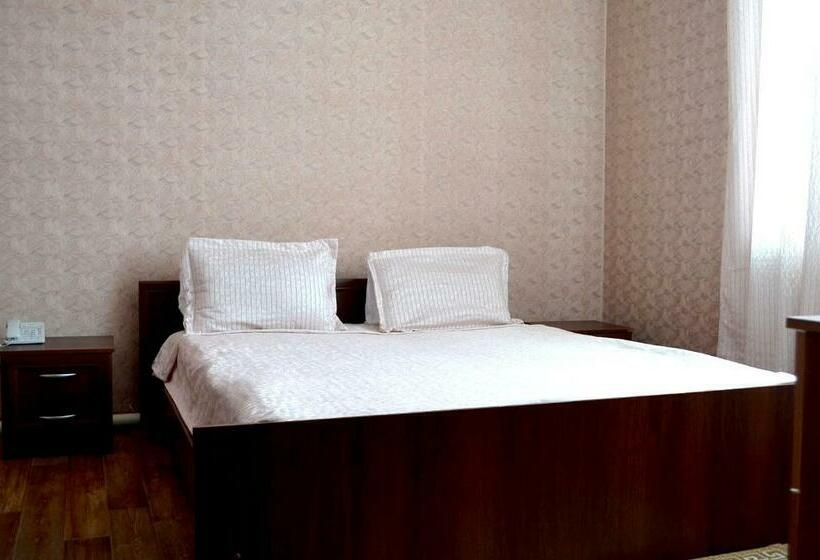 اتاق استاندارد, The Grand