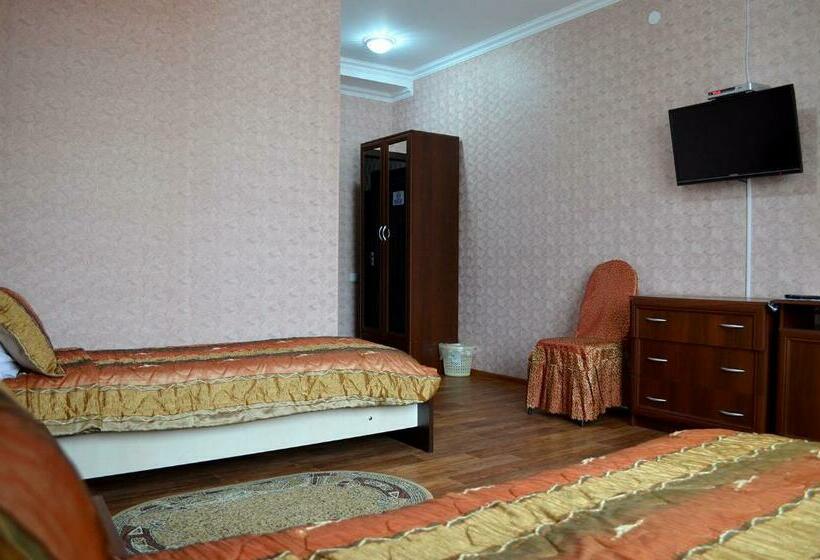 اتاق استاندارد, The Grand