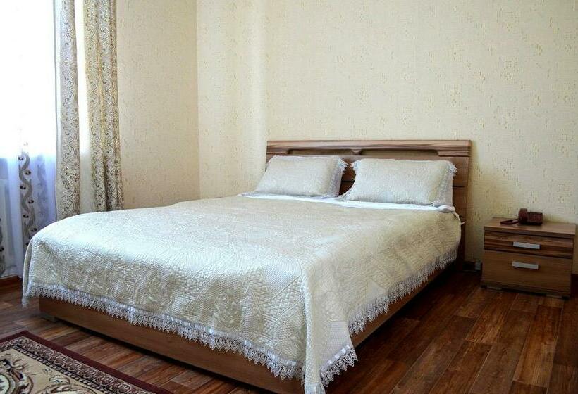 آپارتمان 1 خوابه, The Grand