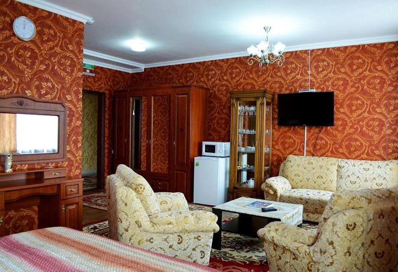 سوئیت پرزیدنت, The Grand