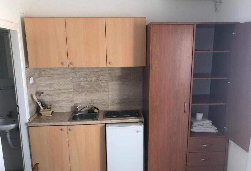 اتاق استاندارد چهار تخته با چشمانداز دریا, Jelić Apartmani