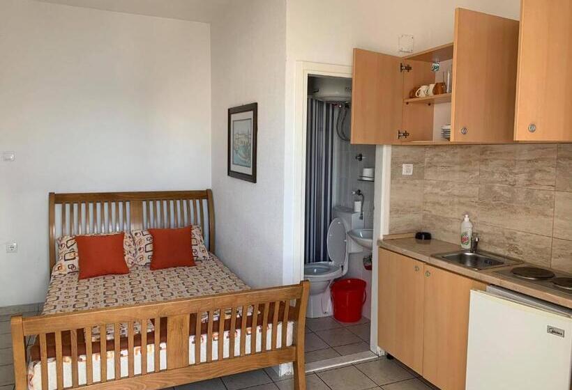 اتاق استاندارد چهار تخته با چشمانداز دریا, Jelić Apartmani