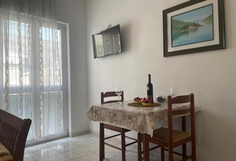 استودیو خانوادگی, Jelić Apartmani