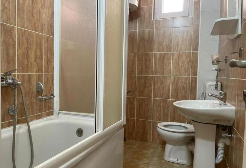 استودیو خانوادگی, Jelić Apartmani