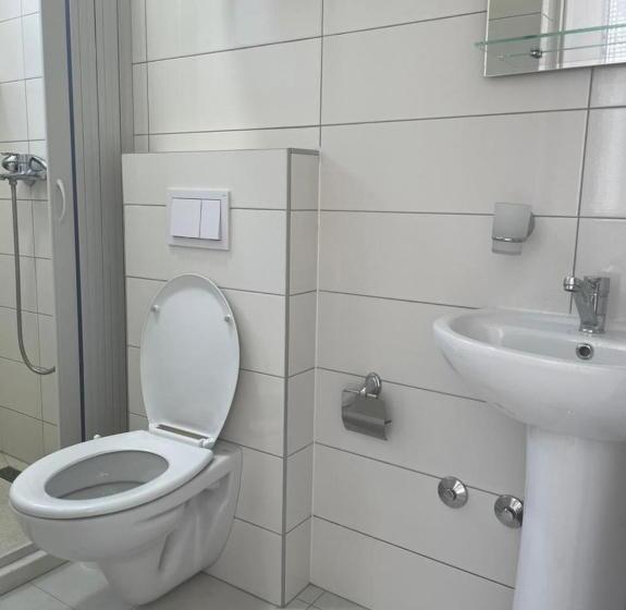 استودیوی استاندارد, Jelić Apartmani