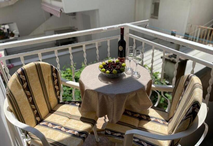 اتاق استاندارد با بالکن و چشمانداز دریا, Jelić Apartmani