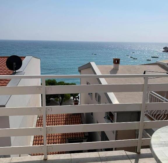 اتاق استاندارد چهار تخته با چشمانداز دریا, Jelić Apartmani