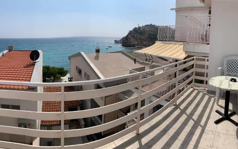 اتاق استاندارد چهار تخته با چشمانداز دریا, Jelić Apartmani