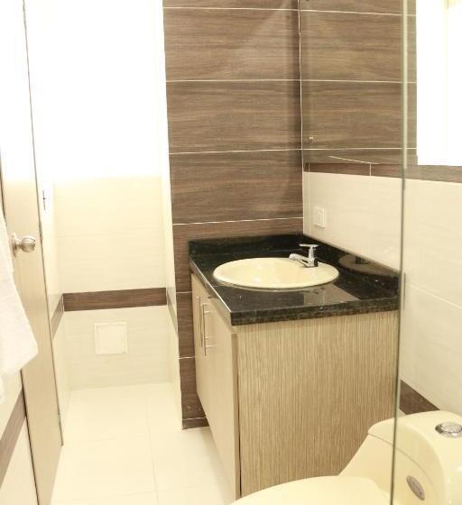 اتاق استاندارد سه نفره, Aparta Suites La Flora