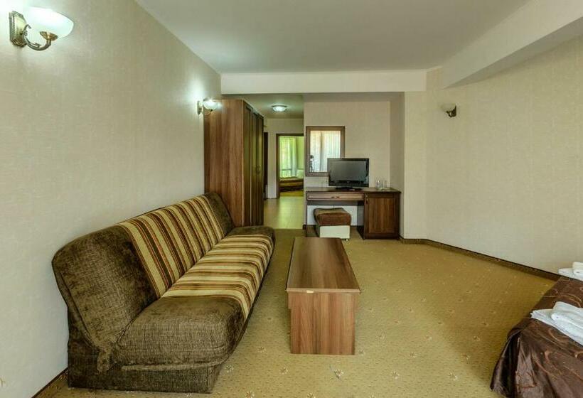 Suite z Balkonem, хотел магнолия, Hotel Magnoliya