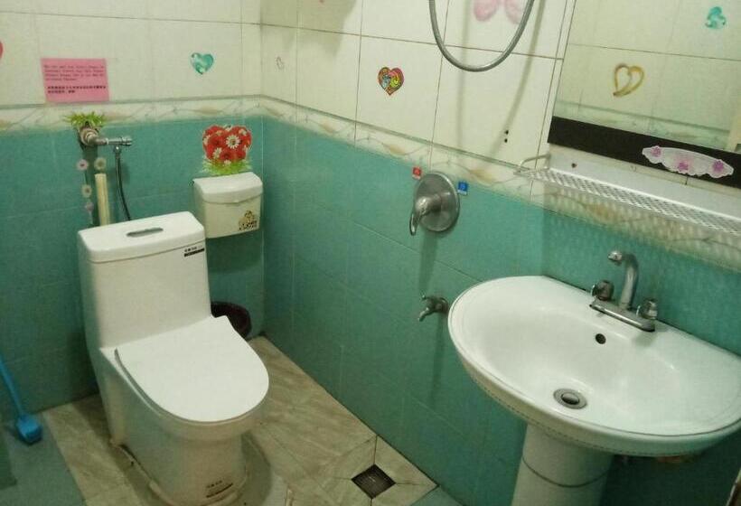 Кровать в Общей Комнате, Climbers Inn Yangshuo