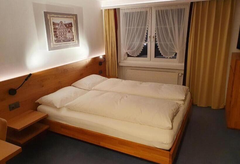 חדר סטנדרט, Adler