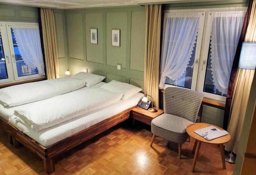 חדר אקונומי, Adler