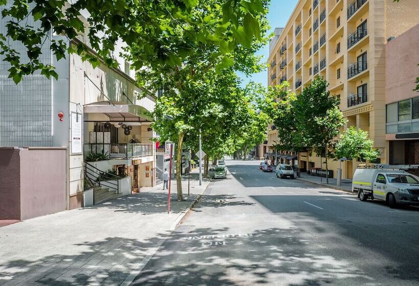 اتاق اجرایی, All Suites Perth