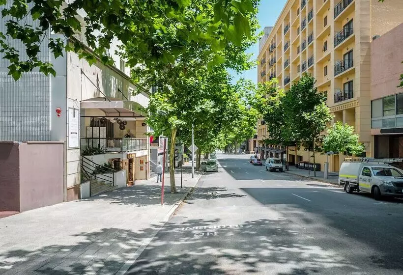 اتاق اجرایی, All Suites Perth