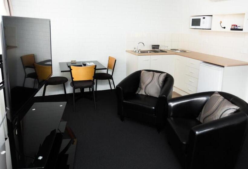 סטודיו אקזקיוטיב, Bay Hotel Apartments