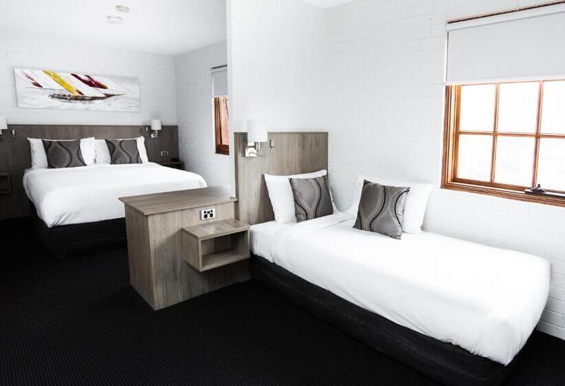 סטודיו אקזקיוטיב, Bay Hotel Apartments