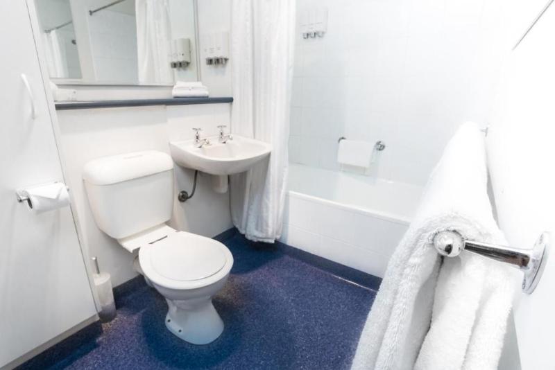 סטודיו אקזקיוטיב, Bay Hotel Apartments