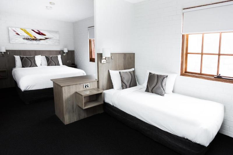 סטודיו אקזקיוטיב, Bay Hotel Apartments