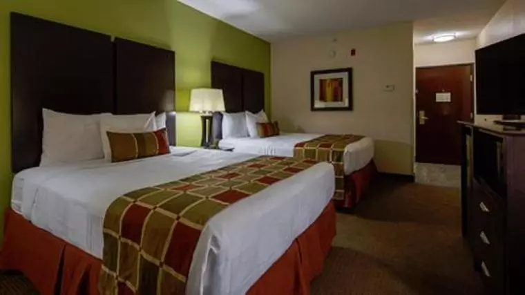 身障者適用クイーンサイズベッドルーム, Best Western Plus Huntersville