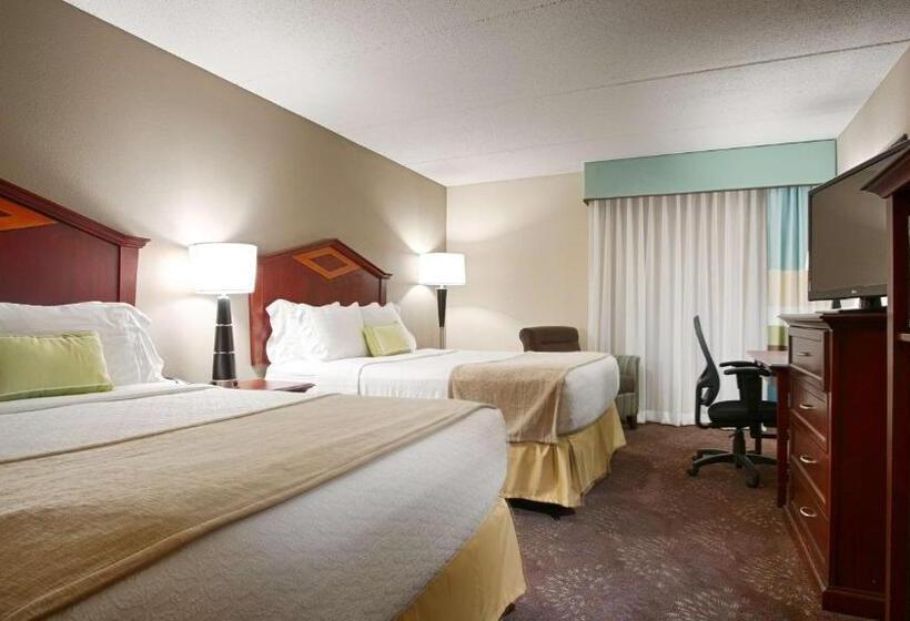 غرفة قياسية مطلّة علي حمام السباحة, Best Western Plus Willmar