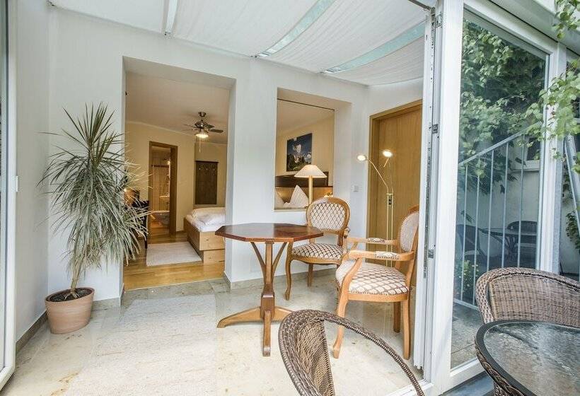 スタンダードルーム, Brunner