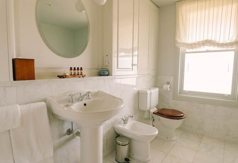 Люкс, Chateau Yering