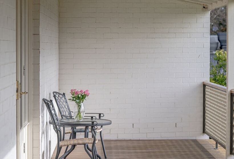 Люкс, Chateau Yering