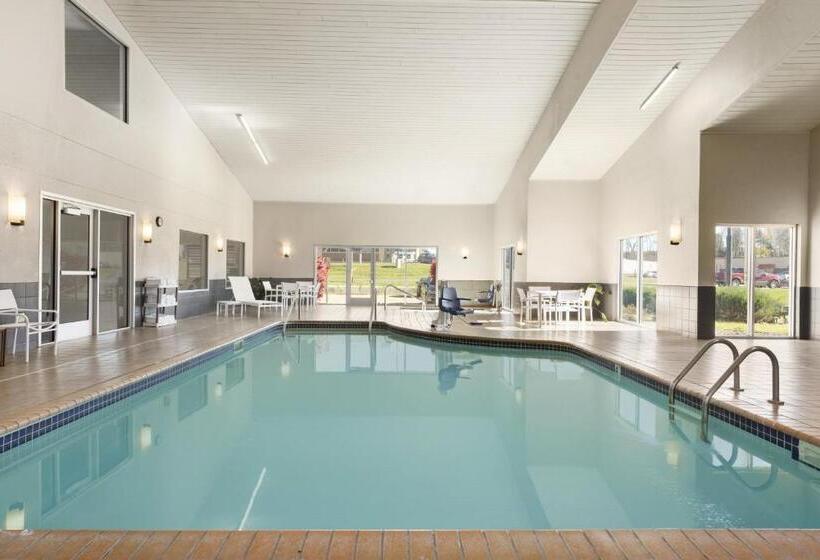 غرفة قياسية سرير كينج لذوى الإحتياجات الخاصة, Country Inn & Suites By Radisson, Platteville, Wi