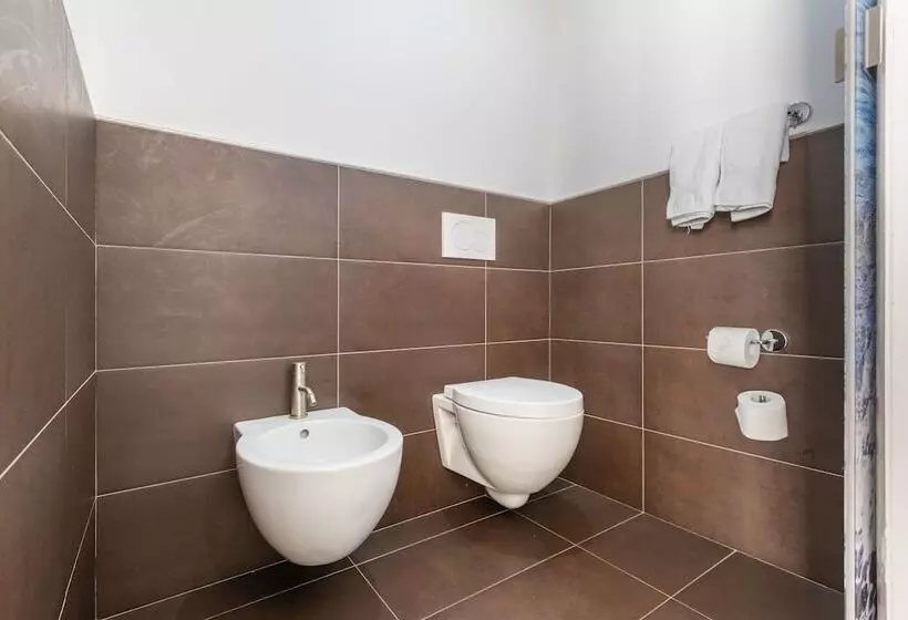 Deluxe-huone, Gabry