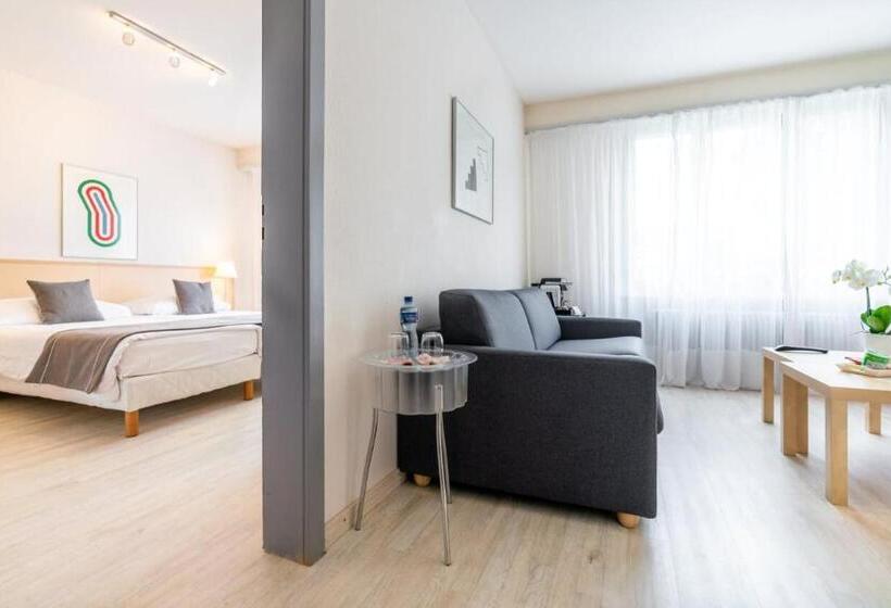 Люкс, Hôtel Des Arts