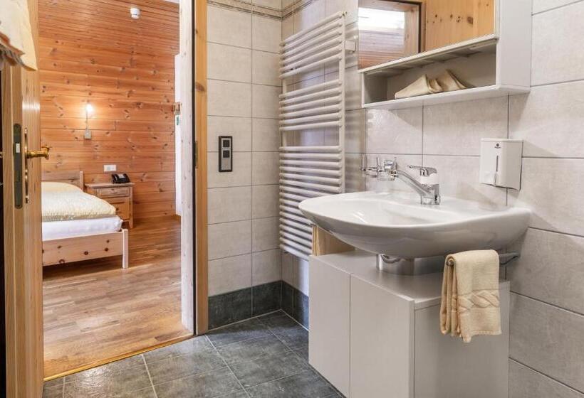 이코노미 룸, Landgasthof Staila