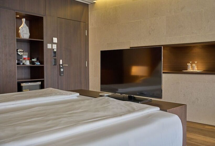 Люкс Повышенной Комфортности, Limmathof Baden   Historisches Haus & Spa