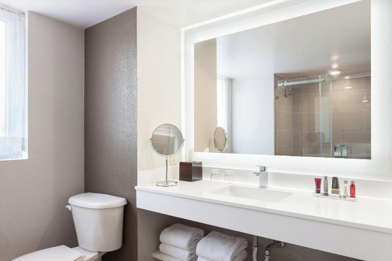 اتاق استاندارد با تخت بزرگ, Marriott Myrtle Beach Resort & Spa At Grande Dunes