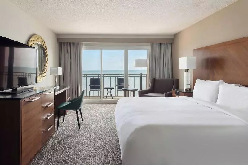 اتاق استاندارد با تخت بزرگ, Marriott Myrtle Beach Resort & Spa At Grande Dunes
