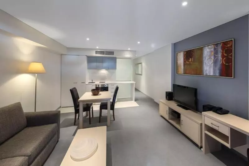 آپارتمان لوکس 1 خوابه, Oaks Adelaide Horizons Suites