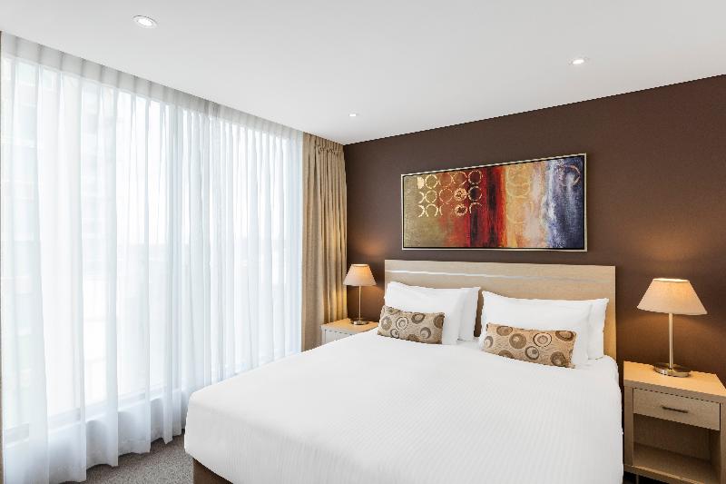Апартаменты Deluxe 1 Спальня, Oaks Adelaide Horizons Suites
