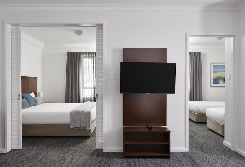 2ベッドルームアパートメント, Quest West End